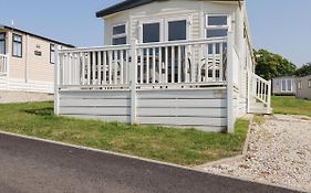 Finch 25 - Meadow Lakes Holiday Park